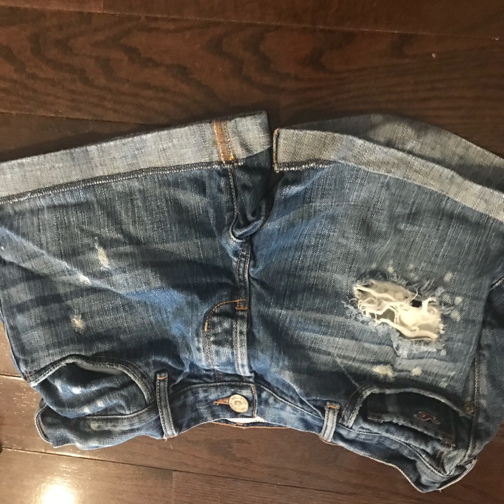 Hollister Cut-Jean Shorts